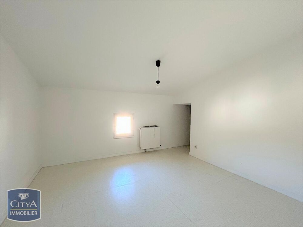 COUTRAS - GRAND APPARTEMENT T3 EN DUPLEX Découvrez cet a....