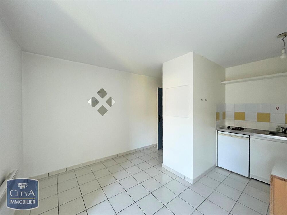 APPARTEMENT 2 PIÈCE AVEC GRANDE TERRASSE A LOUER : Venez....