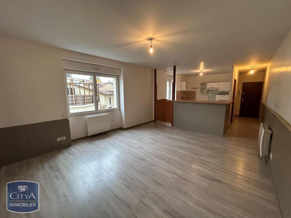 À LOUER : Appartement T3 situé à Vergt, dans le départem....