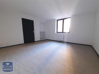  Appartement à louer 3 pièces 77 m²