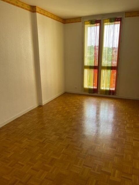  Appartement � louer 4 pi�ces 82 m�