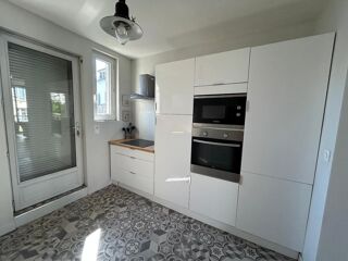  Appartement à louer 3 pièces 85 m²