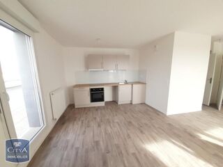  Appartement à louer 4 pièces 83 m²