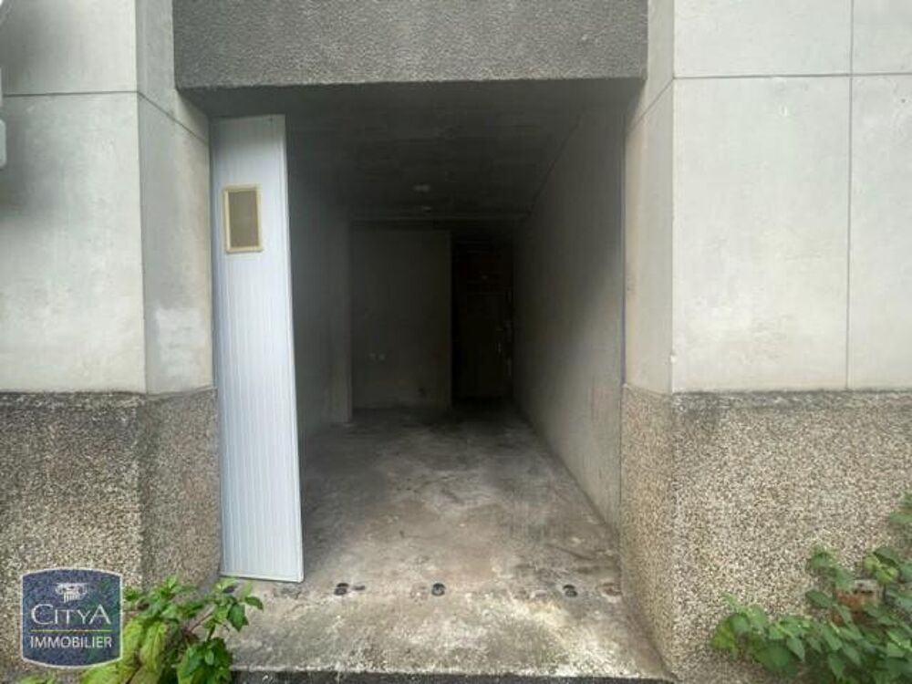location Parking / Garage Tours (37000)