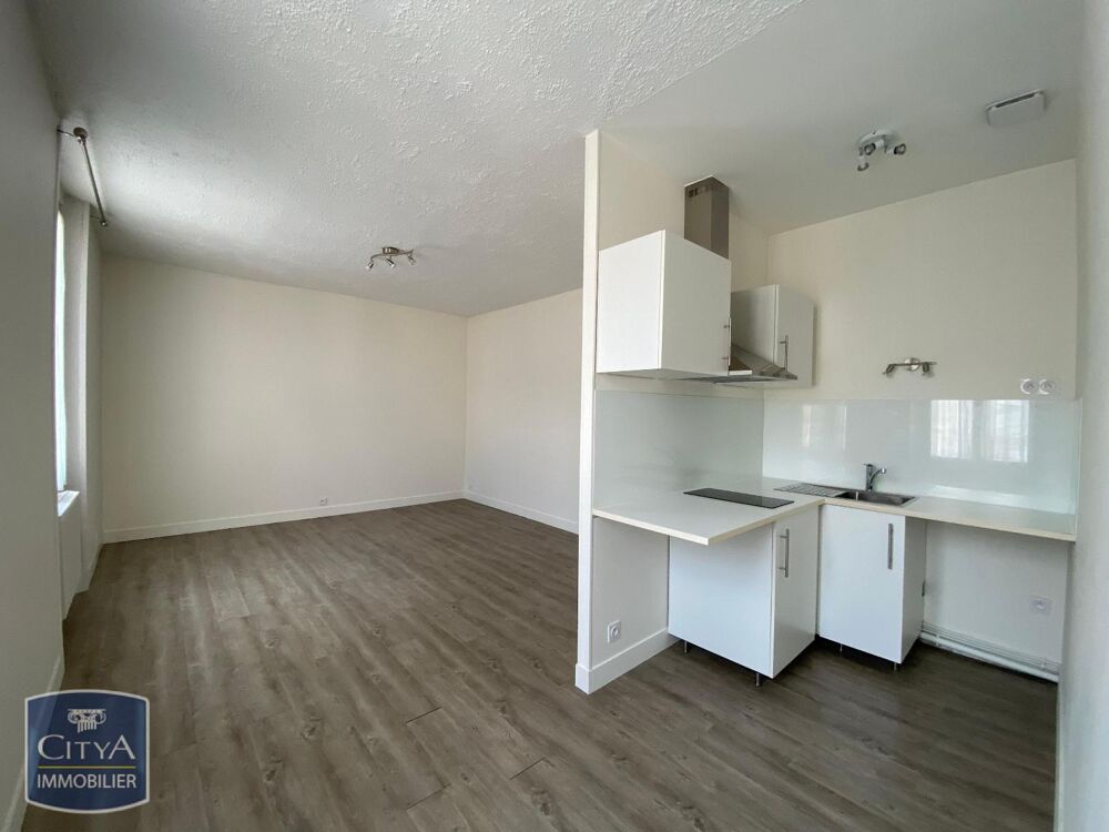 À LOUER : Appartement T1 à Soisy-sur-Seine. Ce bien immo....
