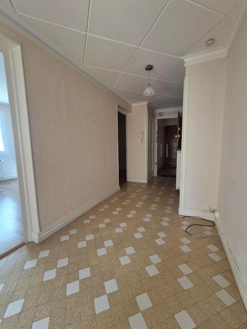 location Appartement - 3 pièce(s) - 67 m² Mâcon (71000)