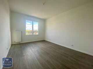  Appartement à louer 4 pièces 83 m²