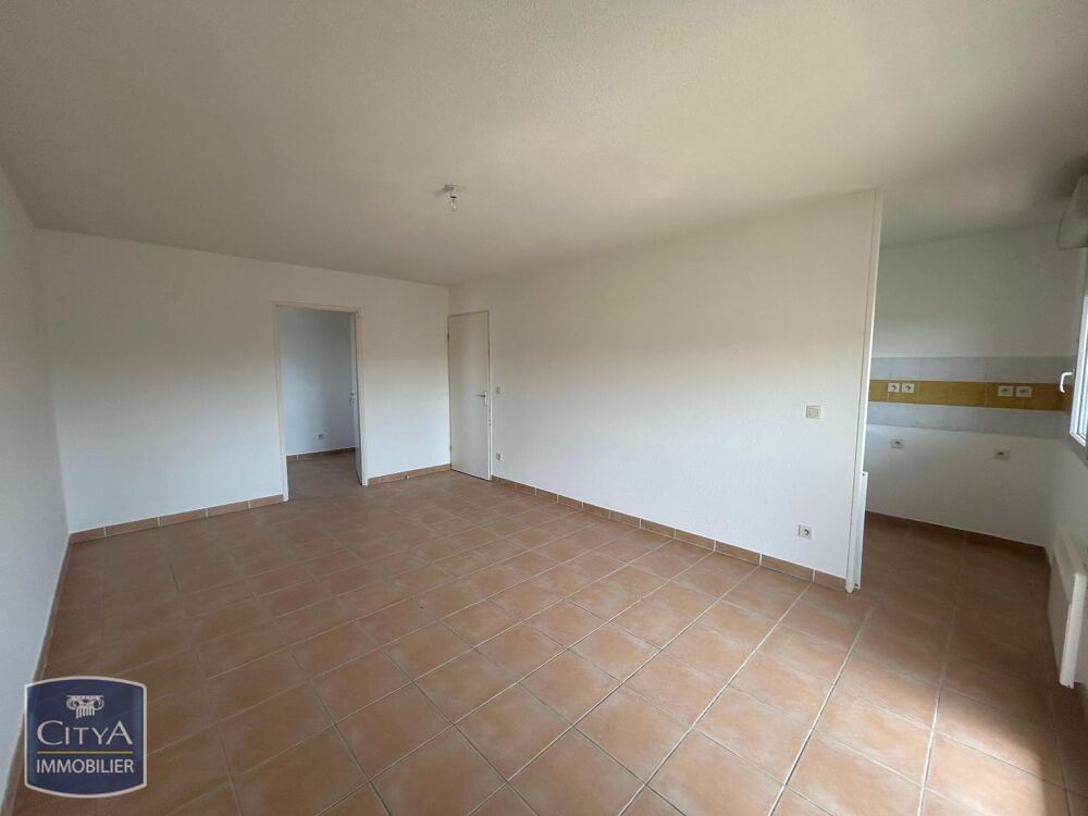 location Appartement - 3 pièce(s) - 54 m² Saint-Gilles (30800)