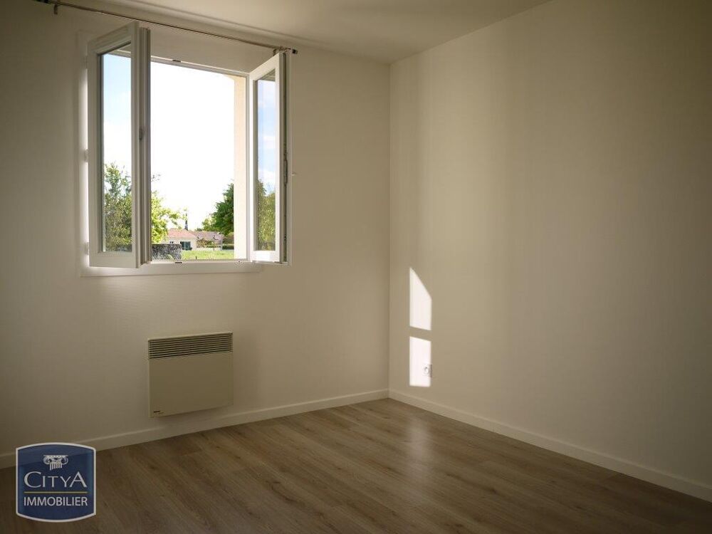 À LOUER : Maison T4 située à Availle en Châtellerault. C....