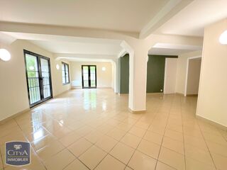  Appartement à louer 3 pièces 86 m²