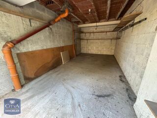  Parking / Garage à louer 16 m²