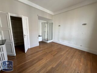  Appartement à louer 6 pièces 210 m² Clermont-ferrand