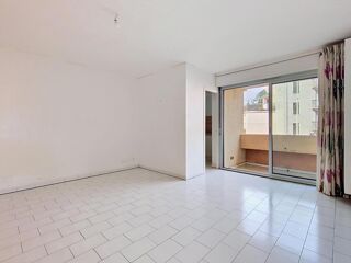  Appartement à louer 2 pièces 45 m²
