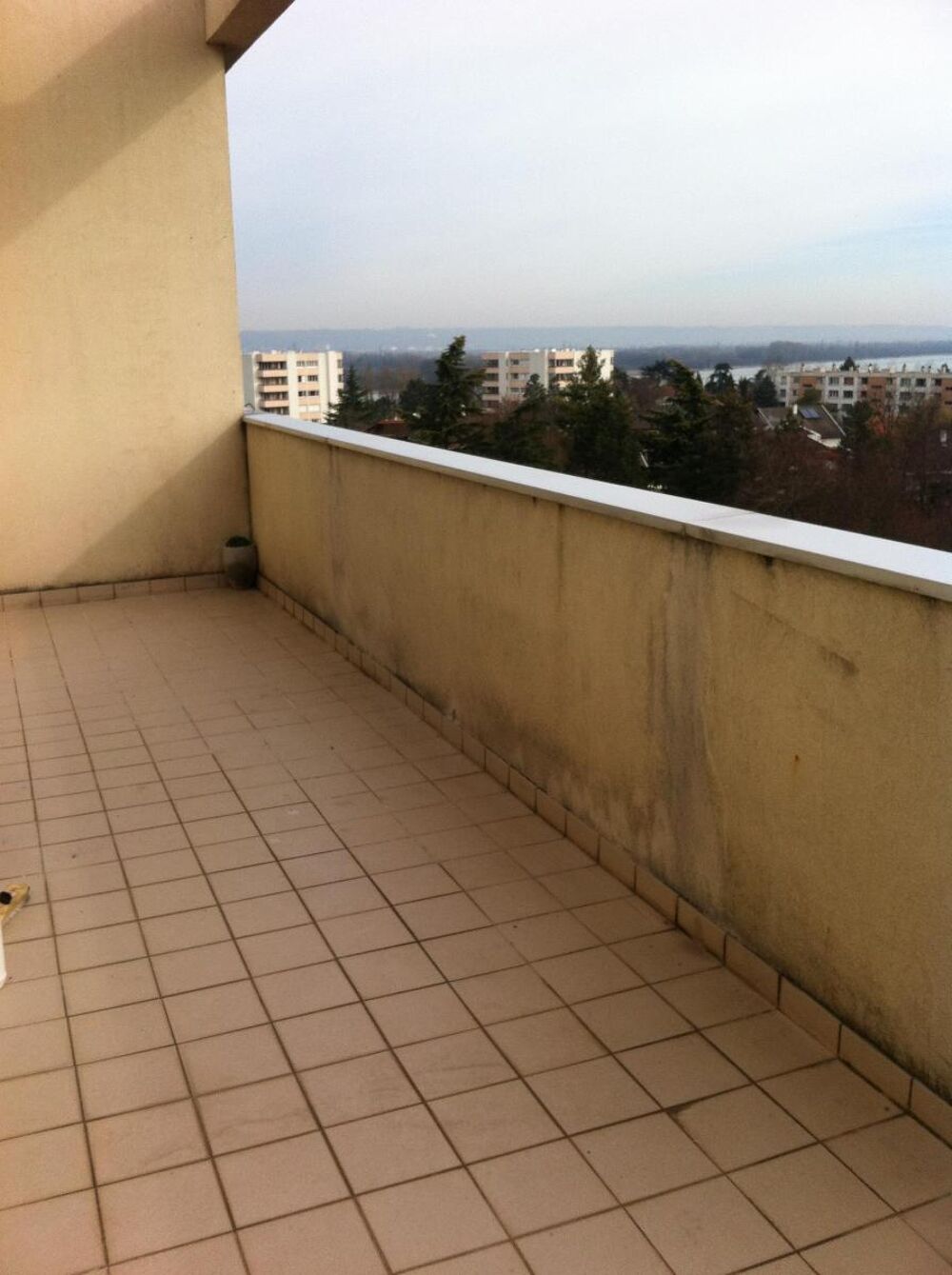 location Appartement - 3 pièce(s) - 71 m² Décines-Charpieu (69150)