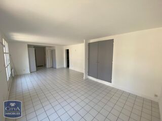  Appartement à louer 4 pièces 82 m²