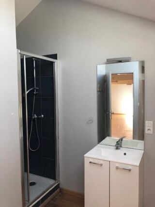  Appartement à louer 2 pièces 44 m²