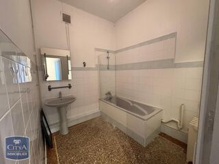  Appartement à louer 3 pièces 76 m²