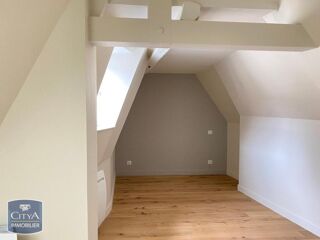  Appartement à louer 3 pièces 81 m²