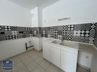  Appartement à louer 4 pièces 96 m²