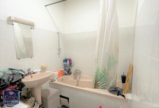 Appartement à louer 3 pièces 82 m²