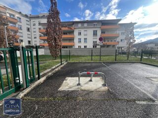  Parking / Garage à louer 