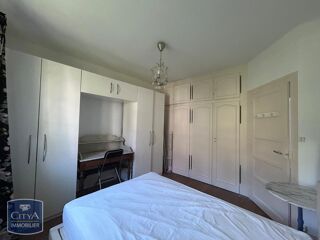 Appartement à louer 4 pièces 79 m²