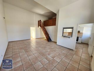  Appartement à louer 4 pièces 122 m²