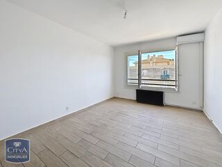  Appartement à louer 5 pièces 90 m²