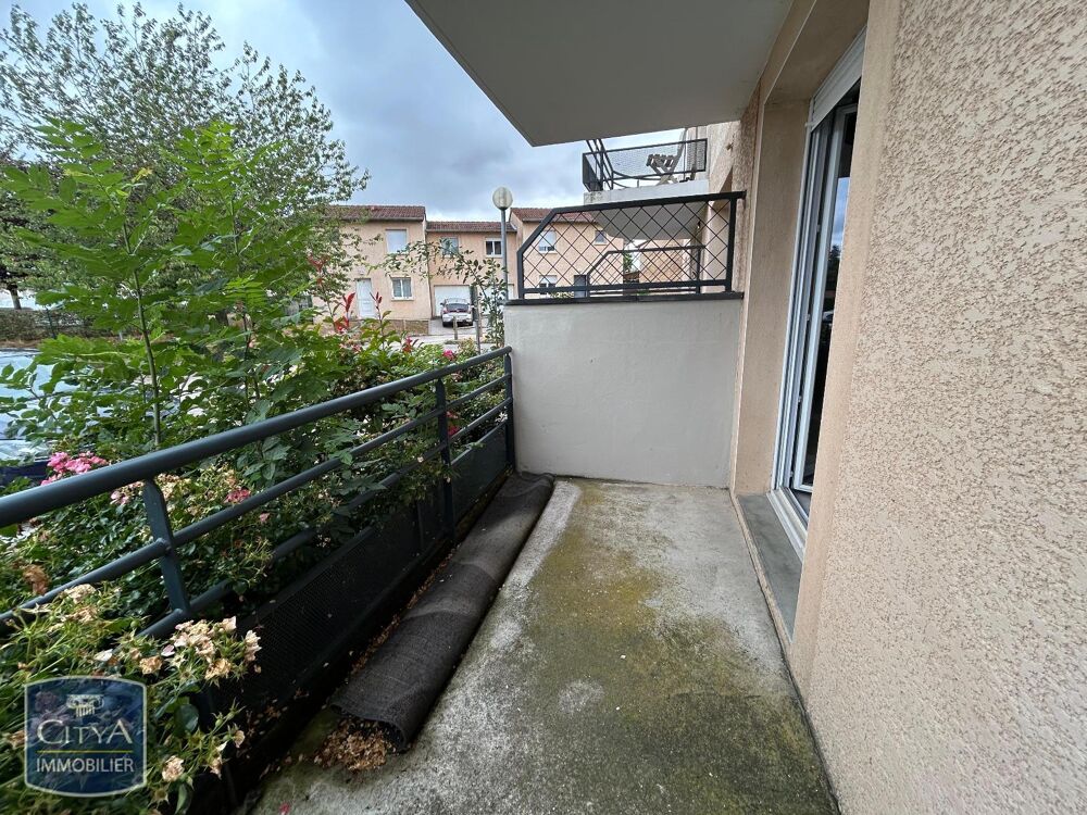 À LOUER : - Disponible début septembre - Appartement T2 ....