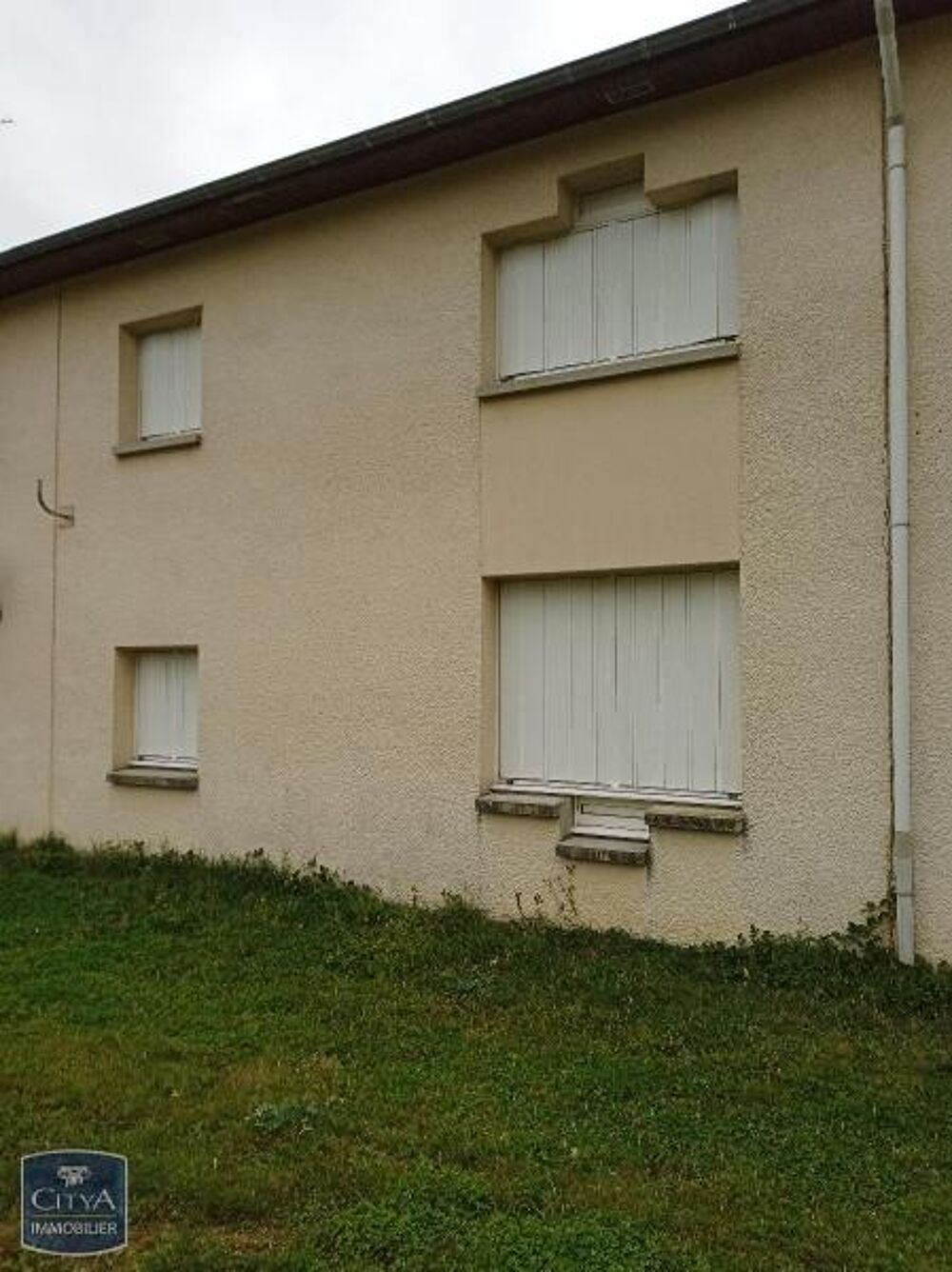 location Maison - 4 pièce(s) - 92 m² Bourg-Lastic (63760)