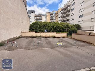  Parking / Garage à louer 