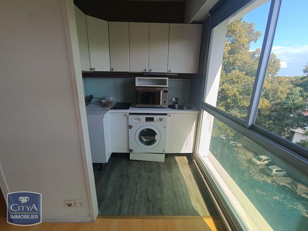 À LOUER :Appartement lumineux, idéalement situé dans un ....