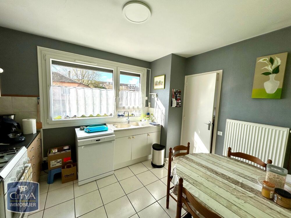 À LOUER : Appartement T4 situé à Bourg-en-Bresse, dans l....