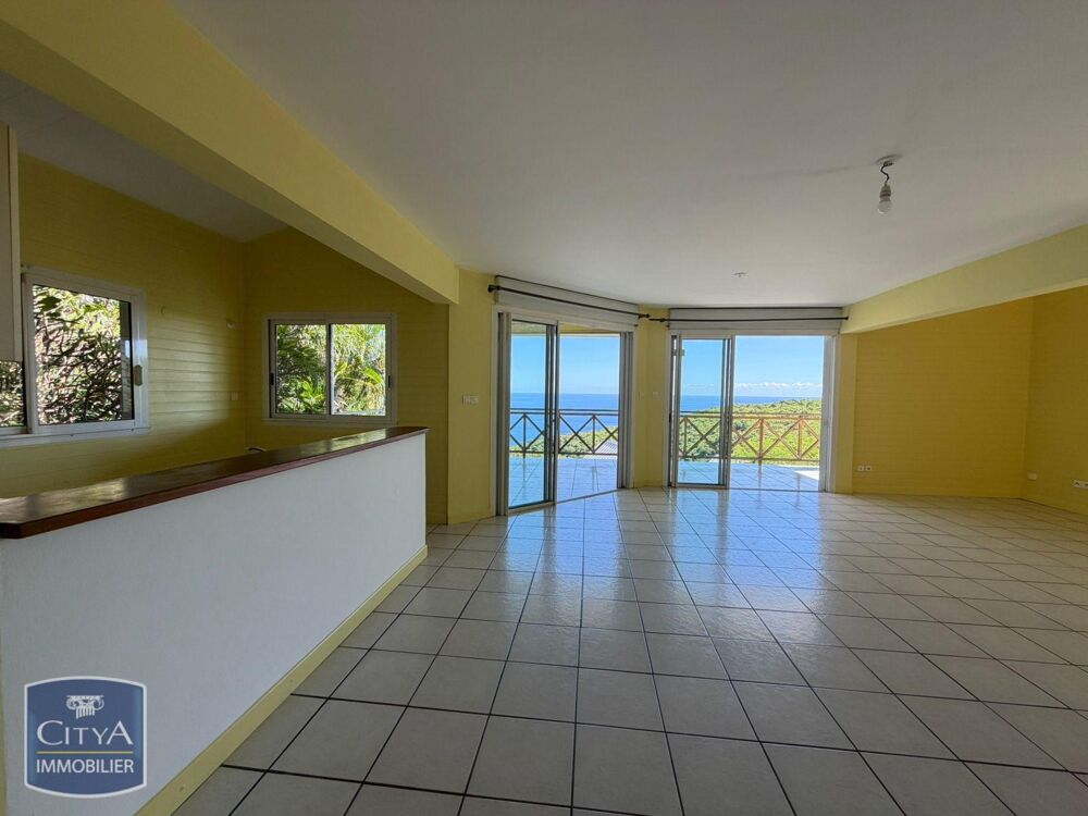 location Maison - 4 pièce(s) - 120 m² La Possession (97419)