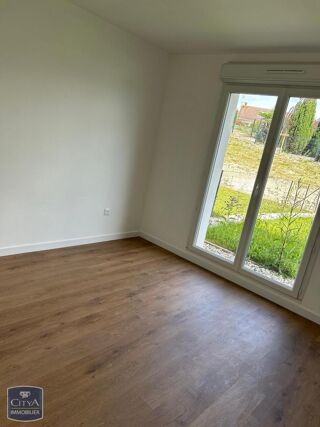  Appartement à louer 4 pièces 82 m²