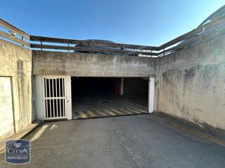  Parking / Garage � louer 