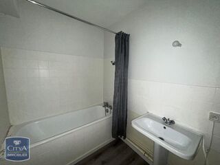  Appartement à louer 3 pièces 86 m²
