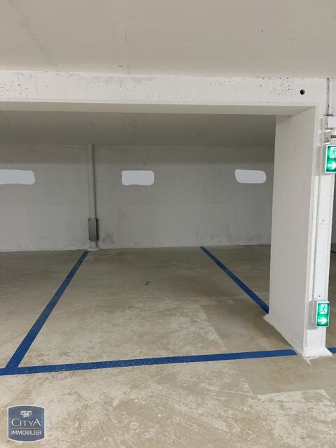  Parking / Garage  louer 