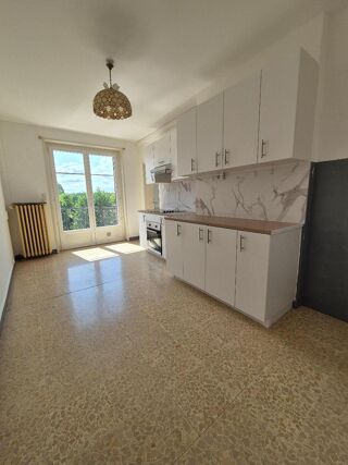  Appartement à louer 4 pièces 165 m²