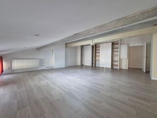  Appartement à louer 3 pièces 94 m²