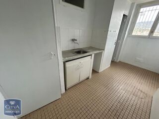  Appartement à louer 4 pièces 66 m²