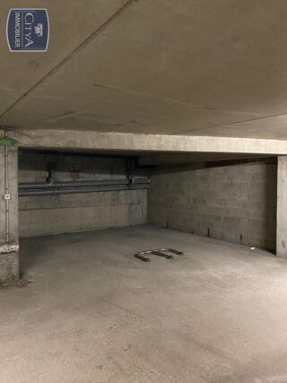  Parking / Garage à louer 9 m²