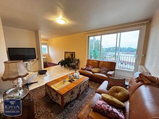  Appartement à louer 5 pièces 111 m²
