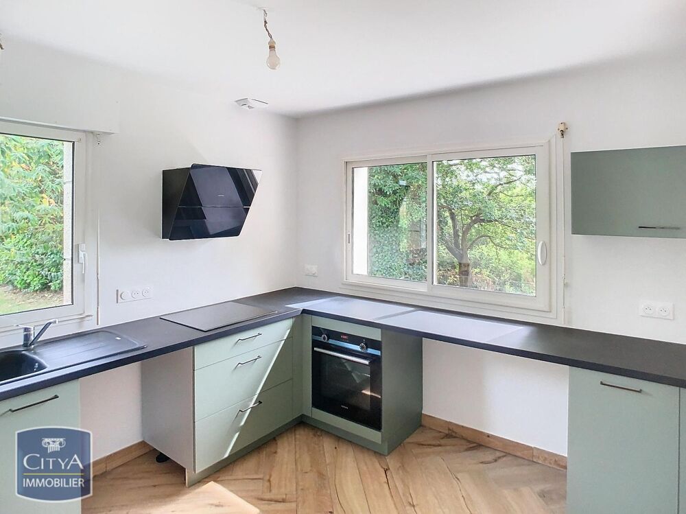 location Maison - 5 pièce(s) - 130 m² Locoal-Mendon (56550)