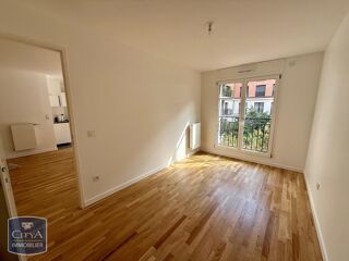  Appartement à louer 4 pièces 82 m²