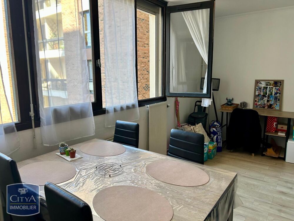À LOUER : Découvrez cet appartement MEUBLE + une place d....