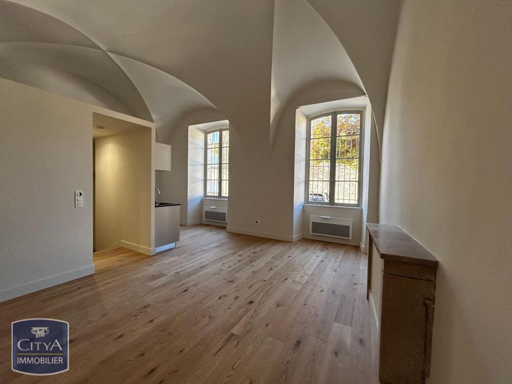 À LOUER : Appartement T1 situé à Dole, dans l'ancien Cou....
