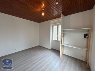  Appartement à louer 3 pièces 82 m²