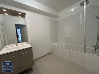  Appartement à louer 3 pièces 64 m²