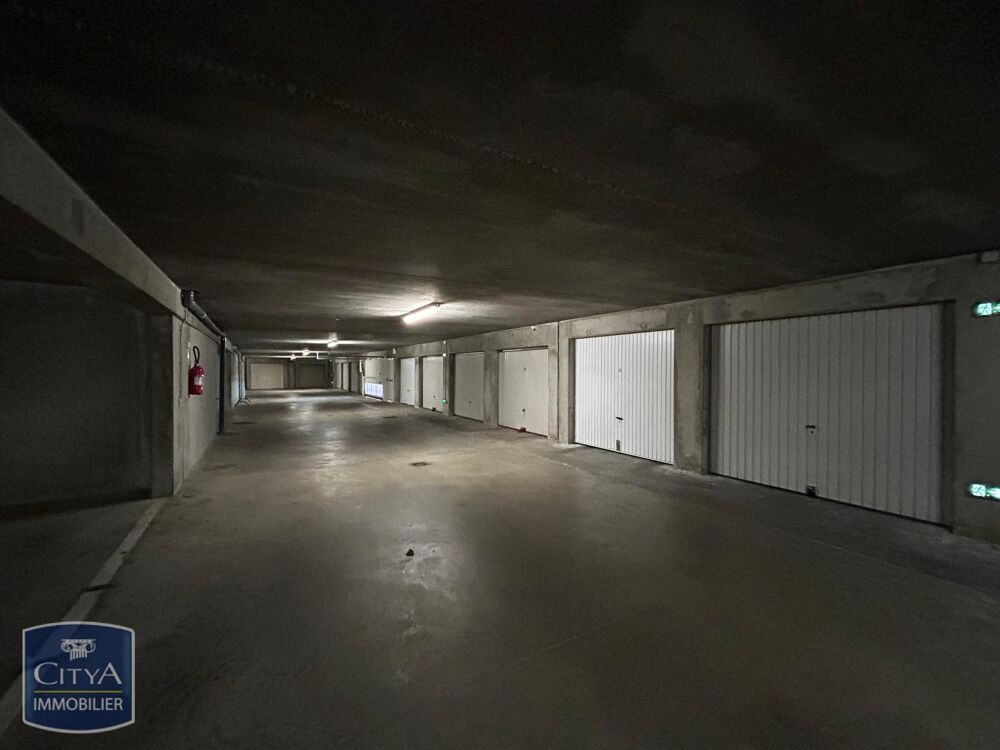location Parking / Garage - 15 m² Barberaz (73000)
